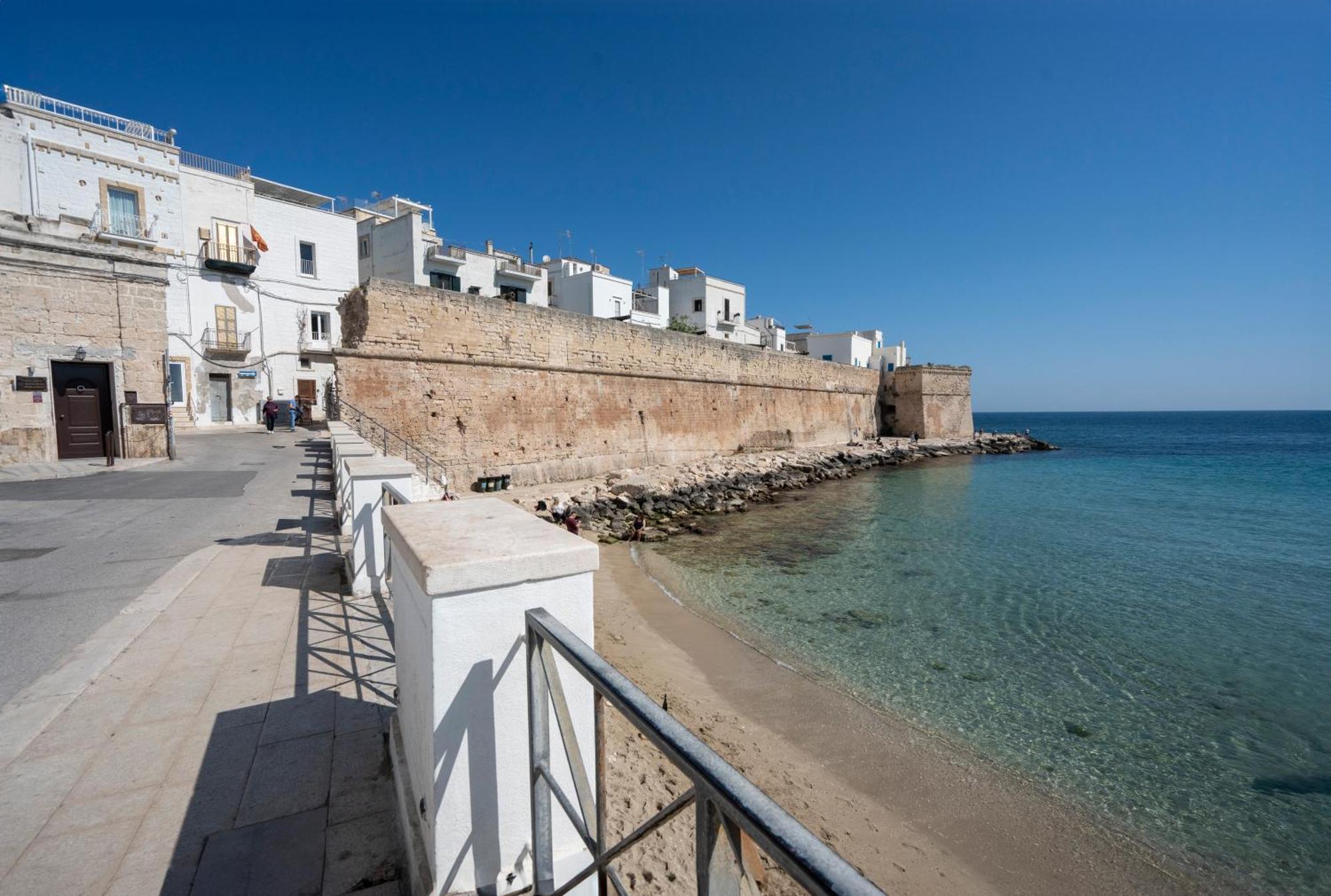 Heart Of Monopoli Apartments Near The Sea Bagian luar foto